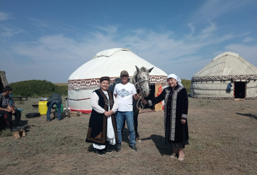 «جارتوعاي گلەمپينگى»