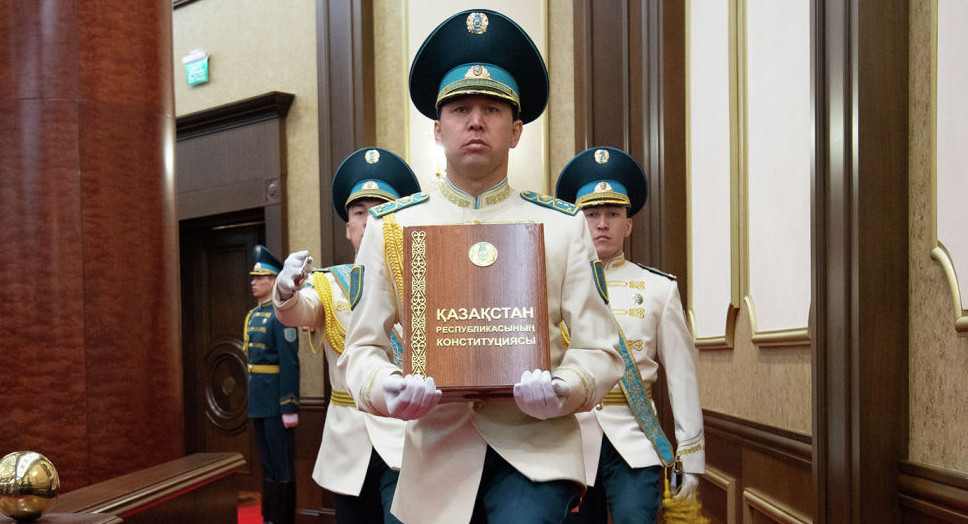 كونستيتۋتسيا جانە پرەزيدەنت