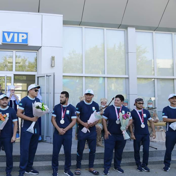 اتىراۋعا توكيو پاراليمپياداسىنىڭ كۇمىس جۇلدەگەرلەرى كەلدى