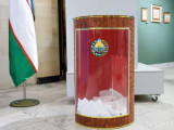 وزبەكستاندا پرەزيدەنتتىككە بەس كانديدات تىركەلدى
