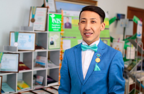 الەمنىڭ ۇزدىك ۇستازى