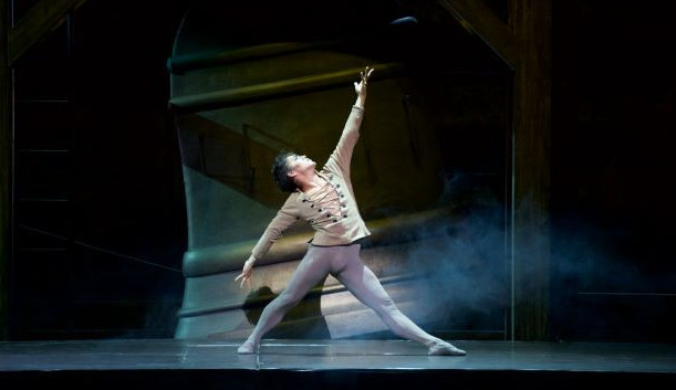 تالانتىمەن ءتانتى ەتتى...