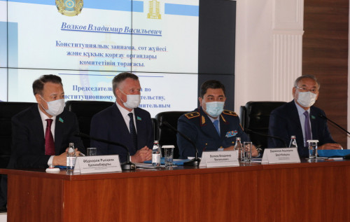 زاڭ ءبىلىمىنىڭ ساپاسى قارالدى