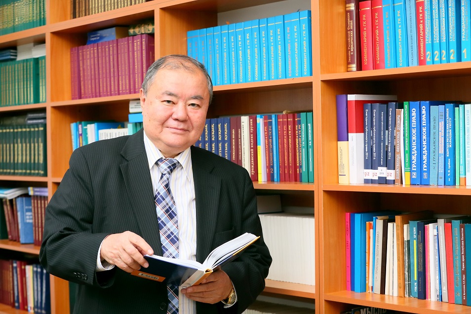 كورنەكتى عالىم, ءبىرتۋار ازامات