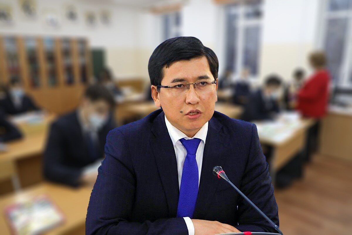 اسحات ايماعامبەتوۆ ۇستازداردى كاسىبي مەرەكەمەن قۇتتىقتادى