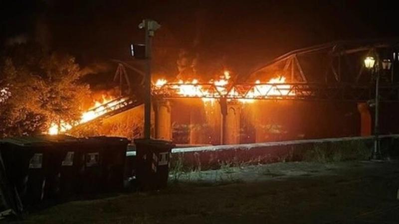 ريمدە تاريحي كوپىر ءورت سالدارىنان وپىرىلىپ ءتۇستى