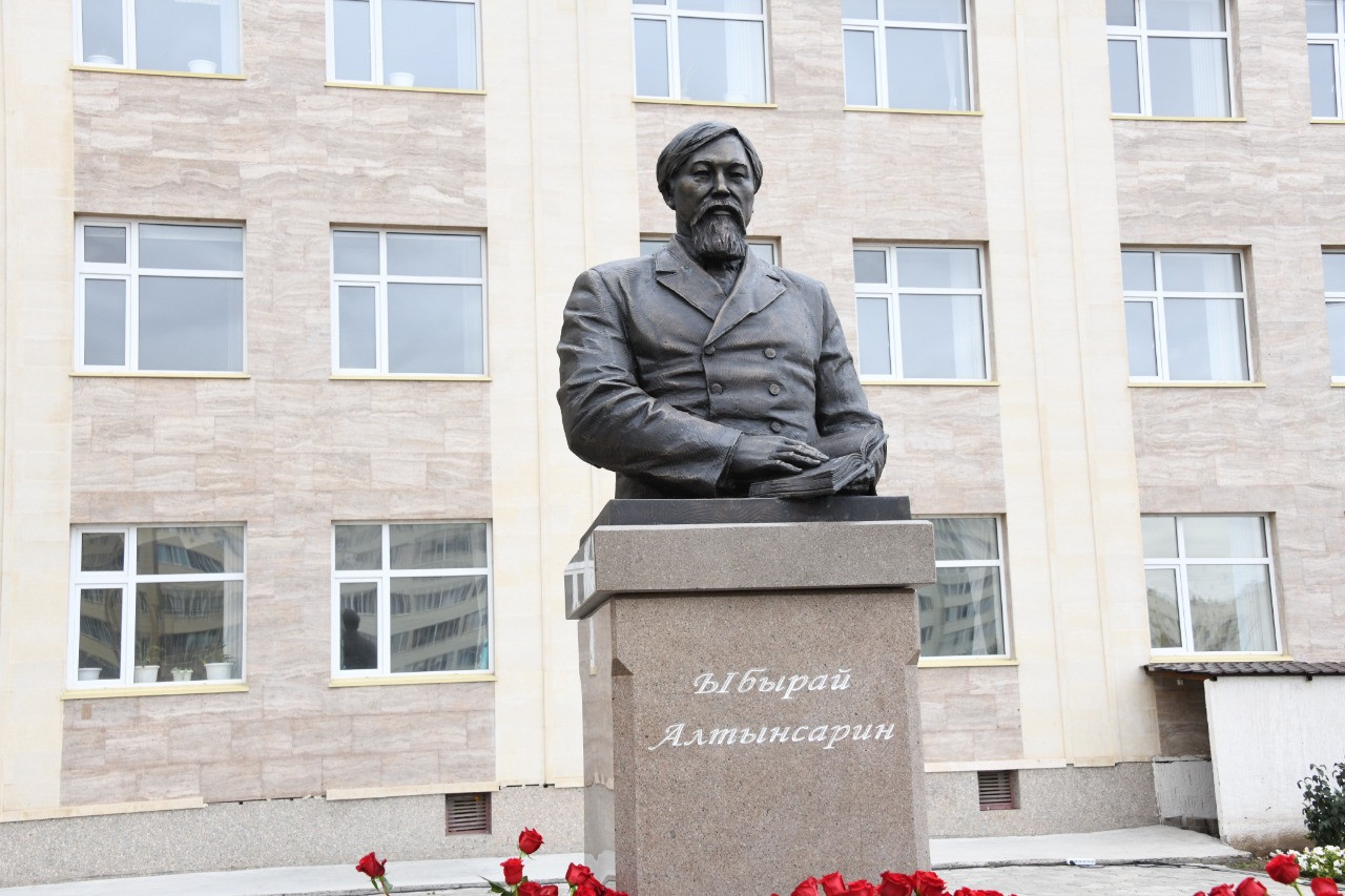  ۇلى اعارتۋشىعا بيۋست قويىلدى