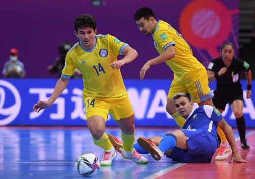 قازاقستاننىڭ فۋتزالشىلارى ءبىرىنشى سەبەتتە