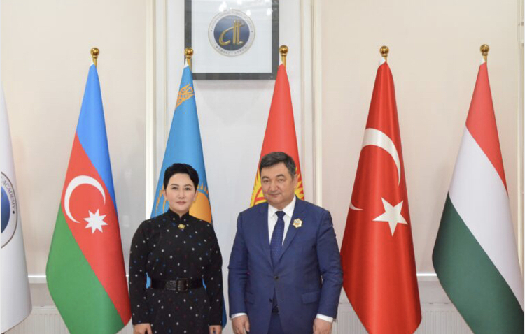 موڭعوليا سىرتقى قاتىناستار ءمينيسترى تۇركى اكادەمياسىنا ارنايى كەلدى