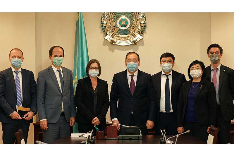 ەرالى توعجانوۆ بۇۇ باس حاتشىسىنىڭ كومەكشىسىمەن ىنتىماقتاستىق ماسەلەسىن تالقىلادى