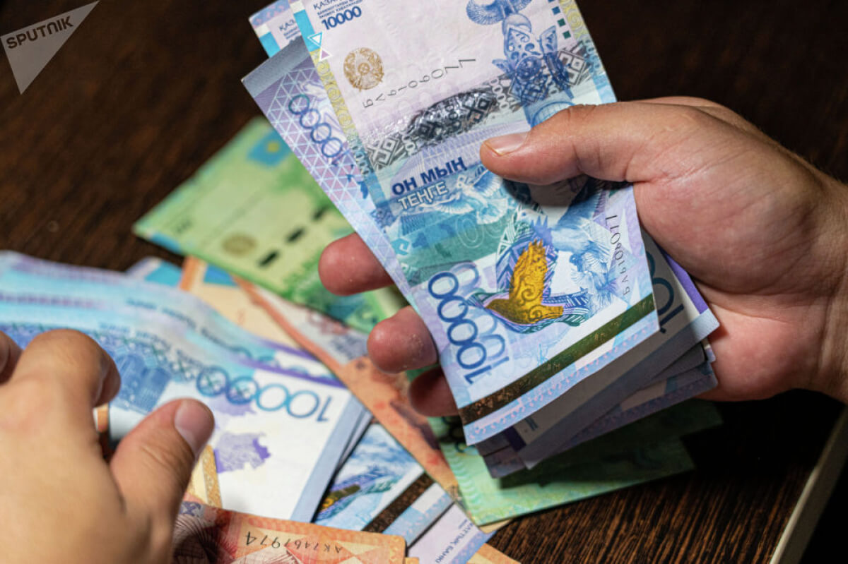 «اقىسىز وقۋعا تۇسىرەمىن» دەپ اقشا العان الاياق ۇستالدى