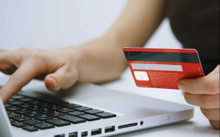 تۇركىستاندىق قىز تۇرعىنداردى 8 ملن تەڭگەگە الداپ كەتكەن