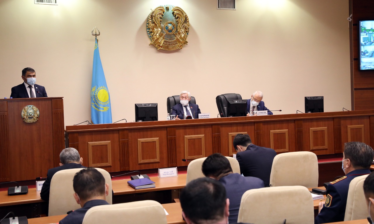 بارلىق سالاداعى كورسەتكىشتەر سارالاندى