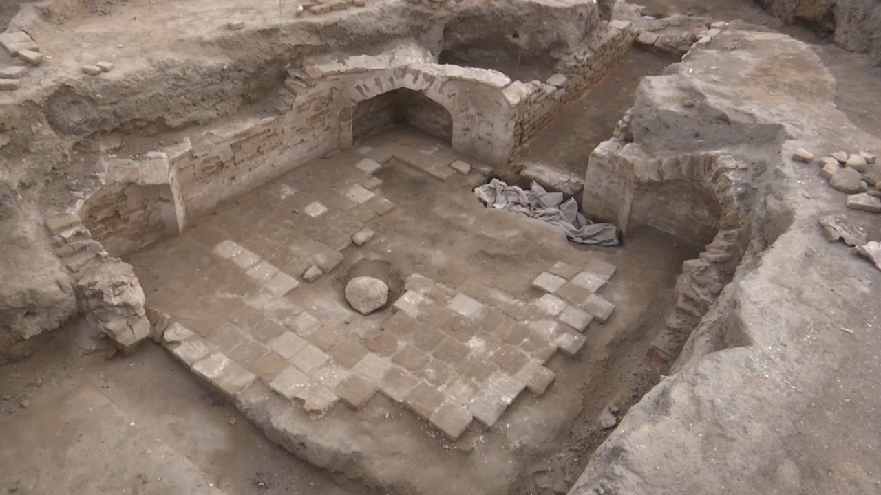 اتىراۋدا كونە كەرۋەن سارايدىڭ قالدىقتارى تابىلدى