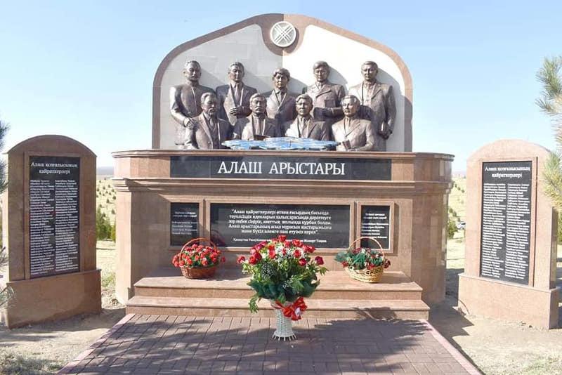 تۇركىستان وبلىسىندا الاش ارىستارى مەن قاجىمۇقانعا ەسكەرتكىش ورناتىلدى