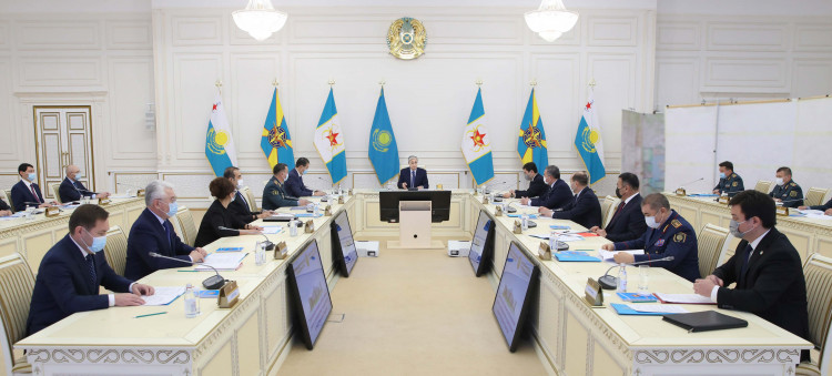 مەملەكەت باسشىسى قر قارۋلى كۇشتەرىن دامىتۋ جونىندە تاپسىرما بەردى