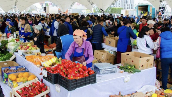 ەلورداداعى جارمەڭكەدە 200-دەن استام تاۋار ءوندىرۋشى ءوز ونىمدەرىن ۇسىنادى