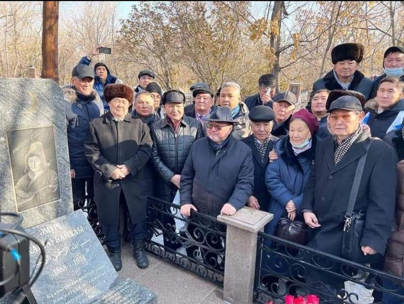 امىرە قاشاۋباەۆتىڭ زيراتى جاڭارتىلدى