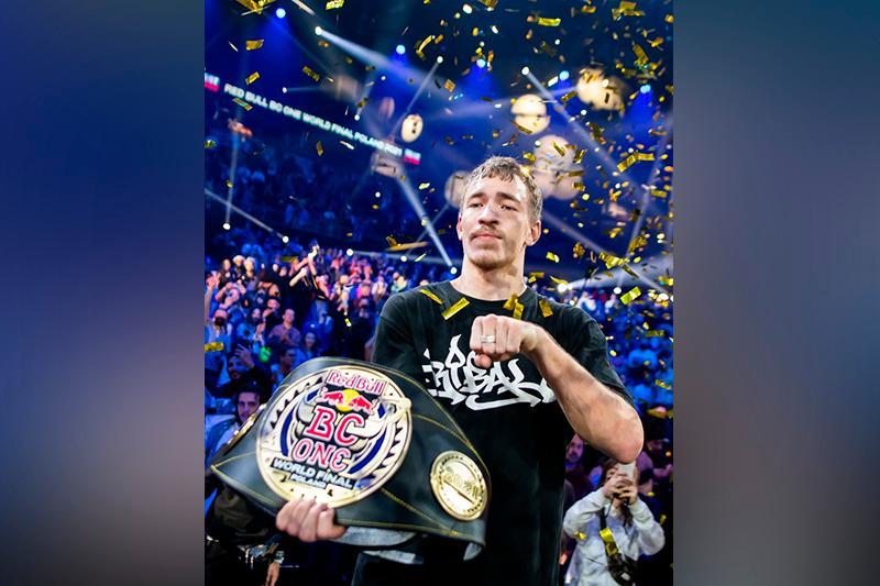 قازاقستاندىق برەيكەر الەم چەمپيونى اتاندى