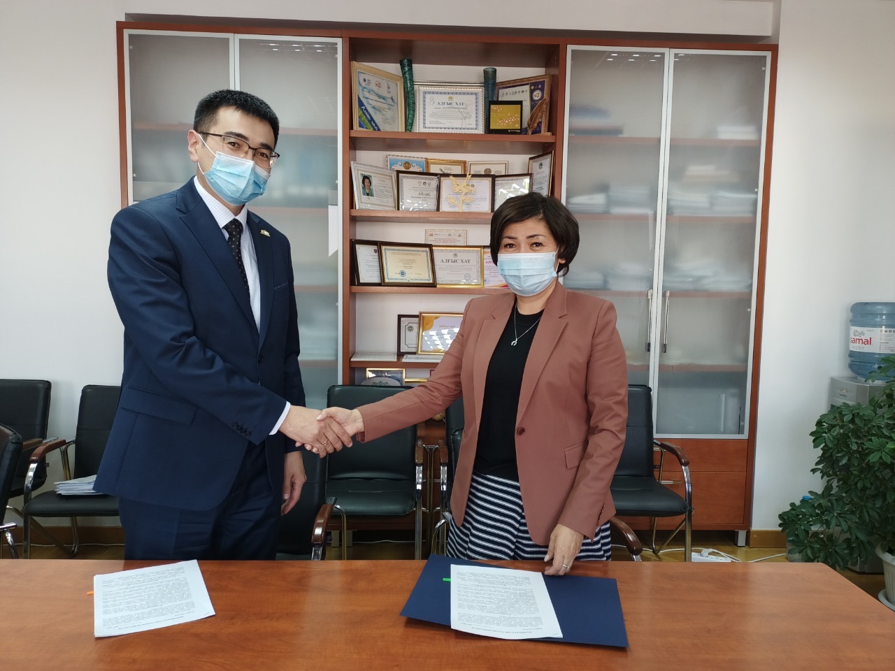 ىنتىماقتاستىق مەموراندۋمىنا قول قويدى