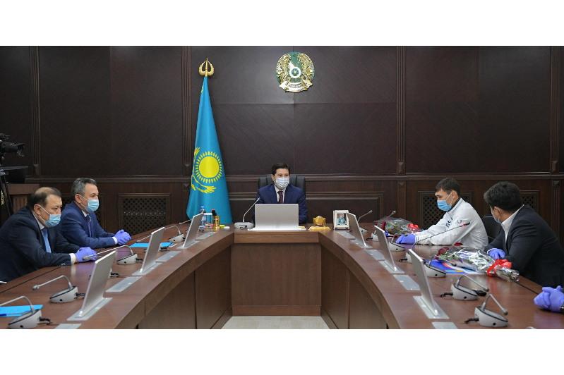 الەم چەمپيوناتىنىڭ كۇمىس جۇلدەگەرى سەرىك تەمىرجانوۆقا پاۆلوداردان پاتەر بەرىلدى