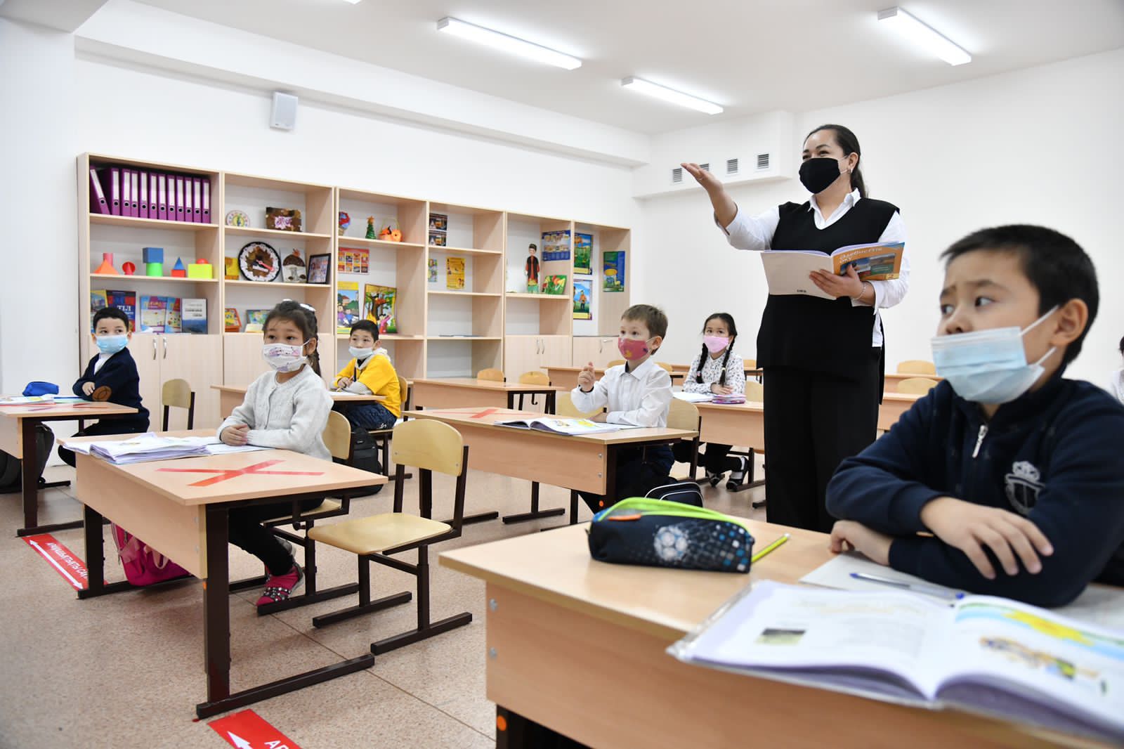 پەداگوگتەردىڭ بىلىكتىلىگىن كوتەرۋگە نە كەدەرگى؟