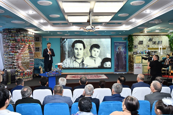 مۇقاعاليدىڭ ءماجىلىس زالى