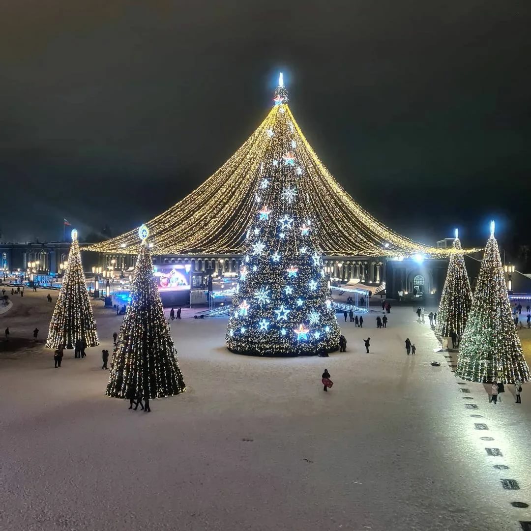 نۇر-سۇلتان مەن الماتى اكىمدىگى جاڭا جىلعا دايىندالا باستادى