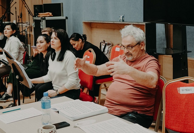 فەنتەزي ستيلىندەگى «الپامىس»