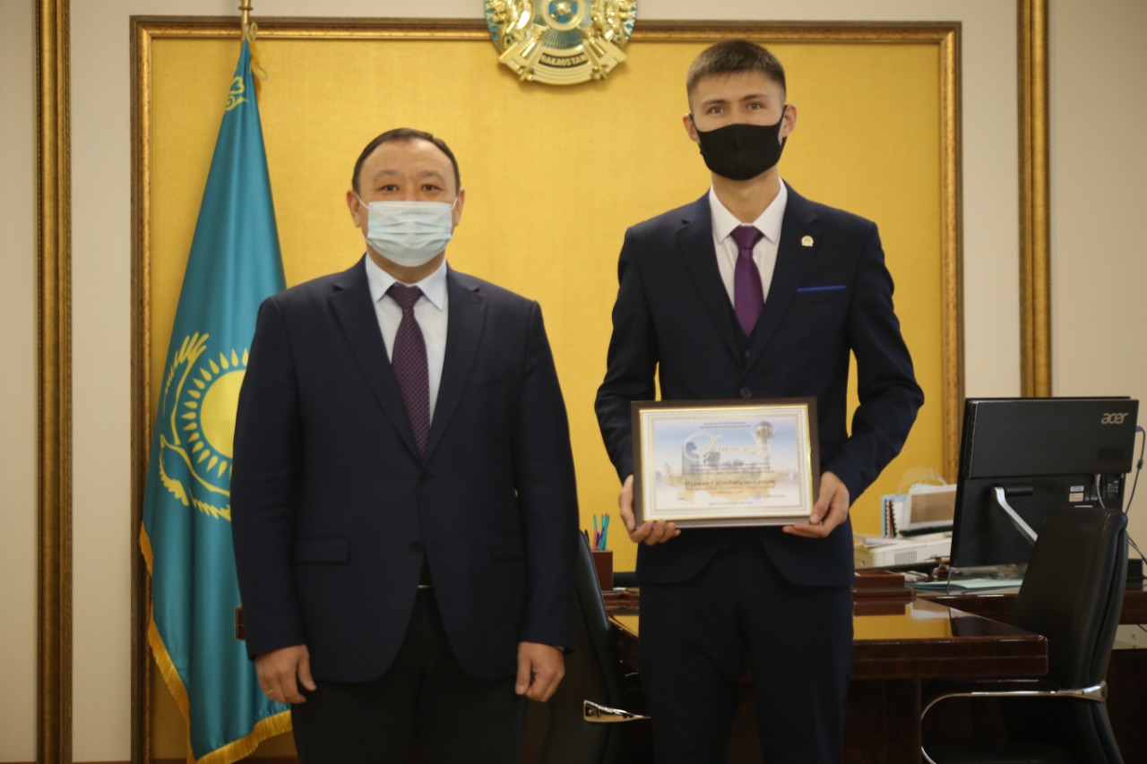 تاسارالدىڭ اكىمى توپ جاردى