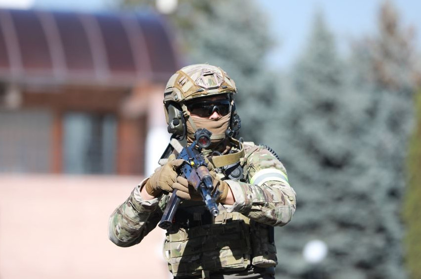 ارنايى قىزمەتتىڭ ارلاندارى