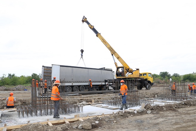 قوقىس وڭدەۋ زاۋىتىنىڭ قۇرىلىسى قارقىندى