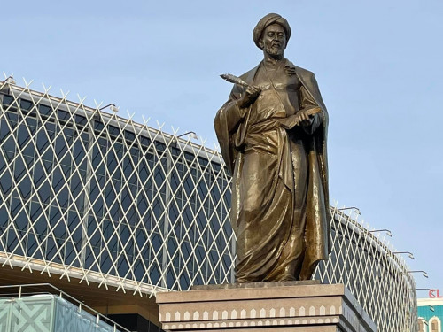 ەلوردادا ءابۋ ناسىر ءال-فارابيگە ەسكەرتكىش قويىلدى