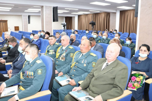 الماتىدا قۇپيا قىزمەت تۋرالى قوس كىتاپ تانىستىرىلدى