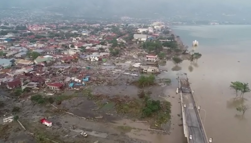 يندونەزيادا جەر سىلكىندى