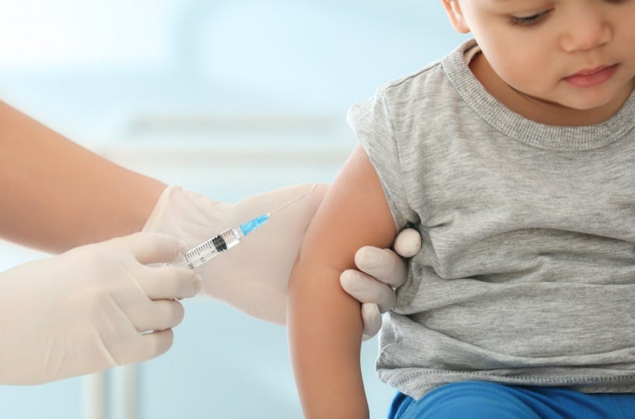 ەۋروپادا 5 جاستان اسقان بالالارعا ۆاكتسينا سالىنا باستادى