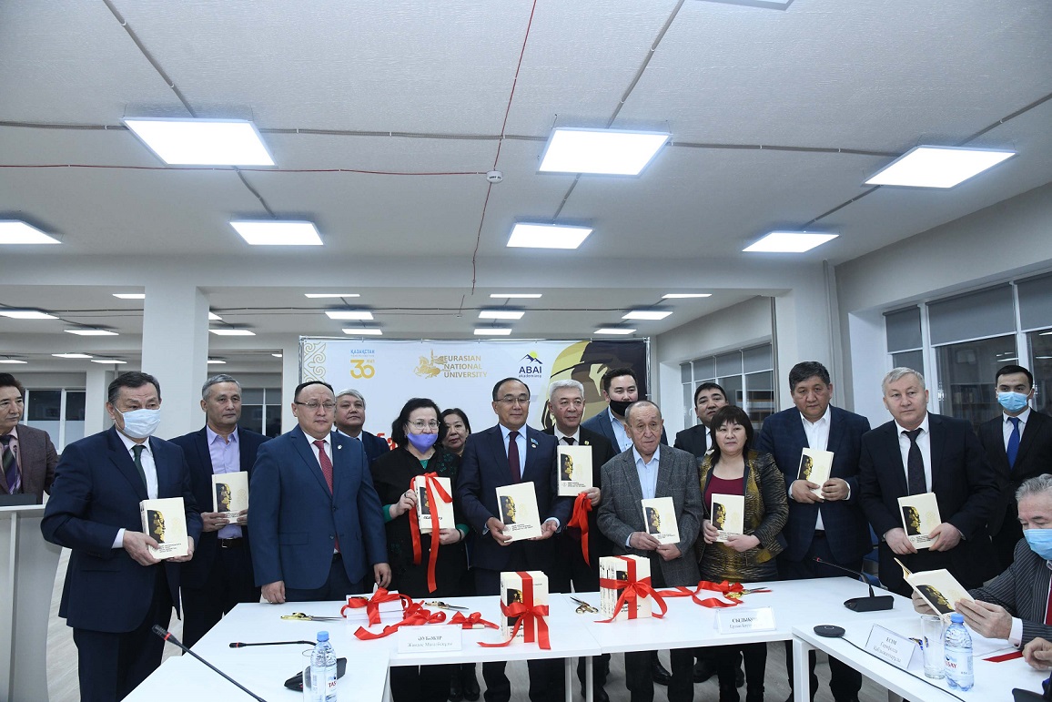 ارنايى سەريامەن 24 كىتاپ جارىق كوردى