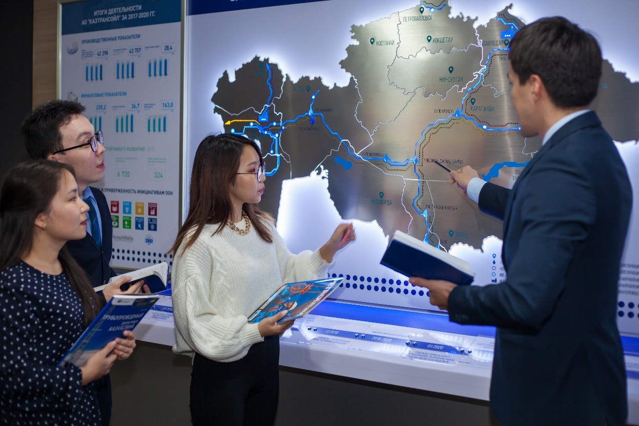 ۇزدىك ستۋدەنتتەر اقى تولەنەتىن ءىس-تاجىريبەدەن ءوتتى