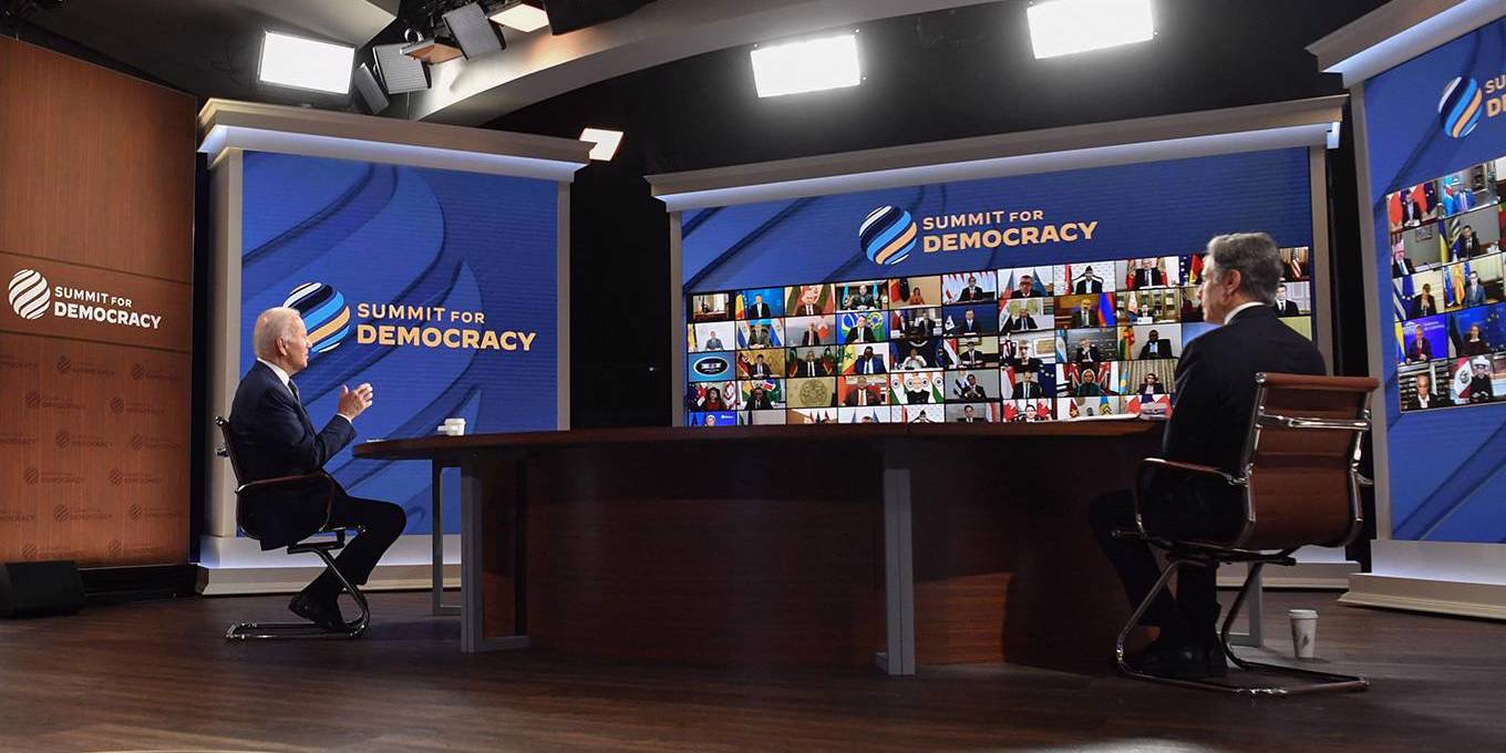 دەموكراتيانىڭ باستى مىندەتى