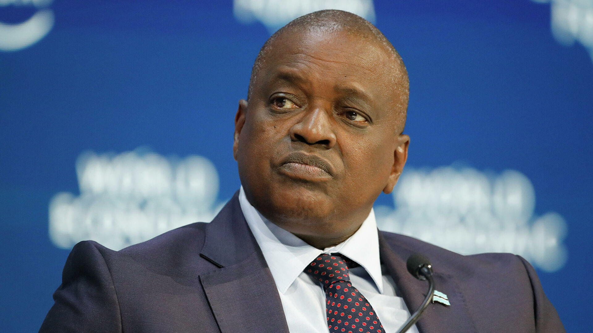 بوتسۆانا پرەزيدەنتى كوروناۆيرۋس جۇقتىرىپ الدى