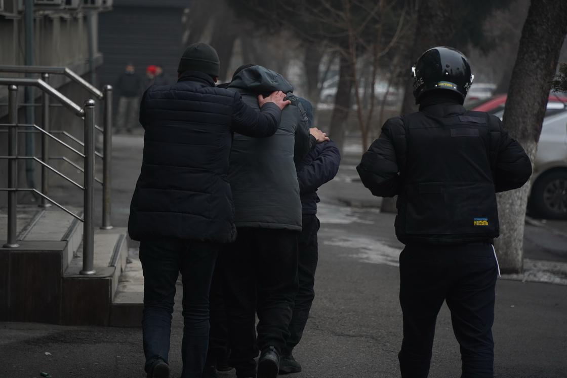 جامبىل وبلىسىندا تاعى 26 ادام ۇستالدى