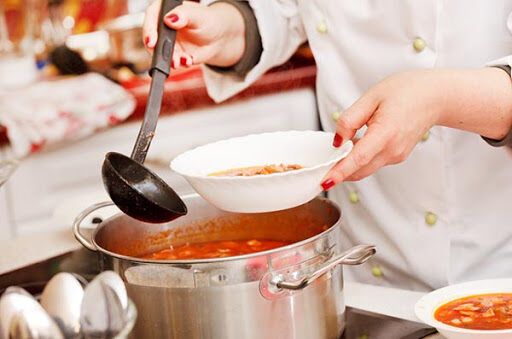 ىستىق تاماق ۇلەستىردى