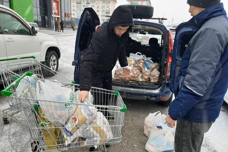 ستۋدەنتتەر ازىق-ت ۇلىكپەن قامتىلدى