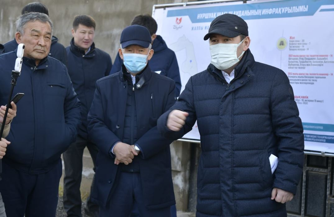 ايتەنوۆ تۇرعىنداردىڭ ماسەلەسىن تىڭدادى