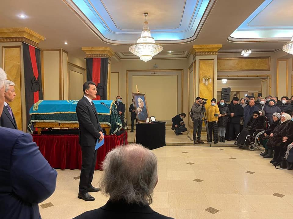 الاش ابىزىمەن قوشتاستى