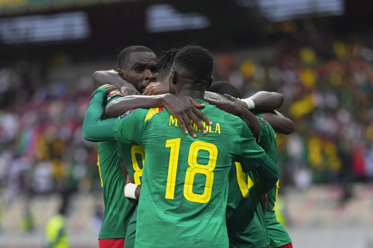 كامەرۋن قولا مەدال الدى