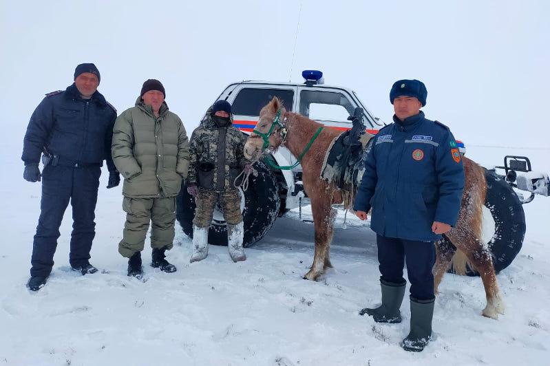 قۇتقارۋشىلار اداسقان ازاماتتى ىزدەپ تاپتى