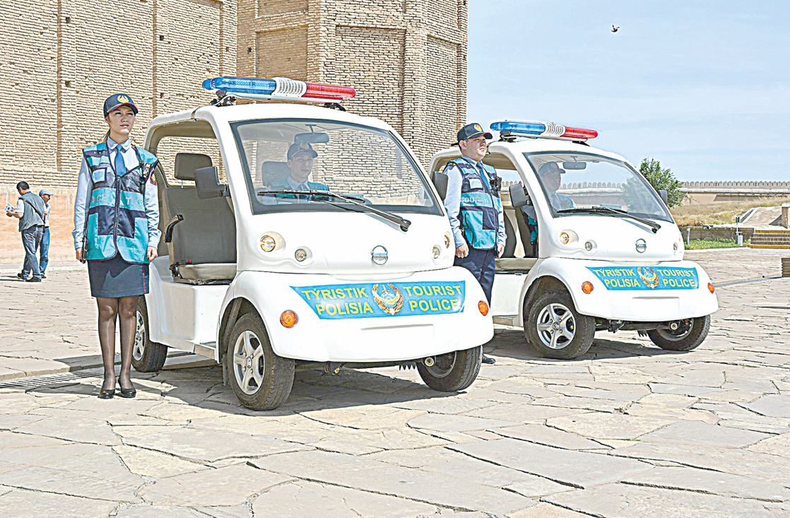 مۇرات قابدەنوۆ:  سەرۆيستىك پوليتسيا – حالىققا ءمىنسىز قىزمەت