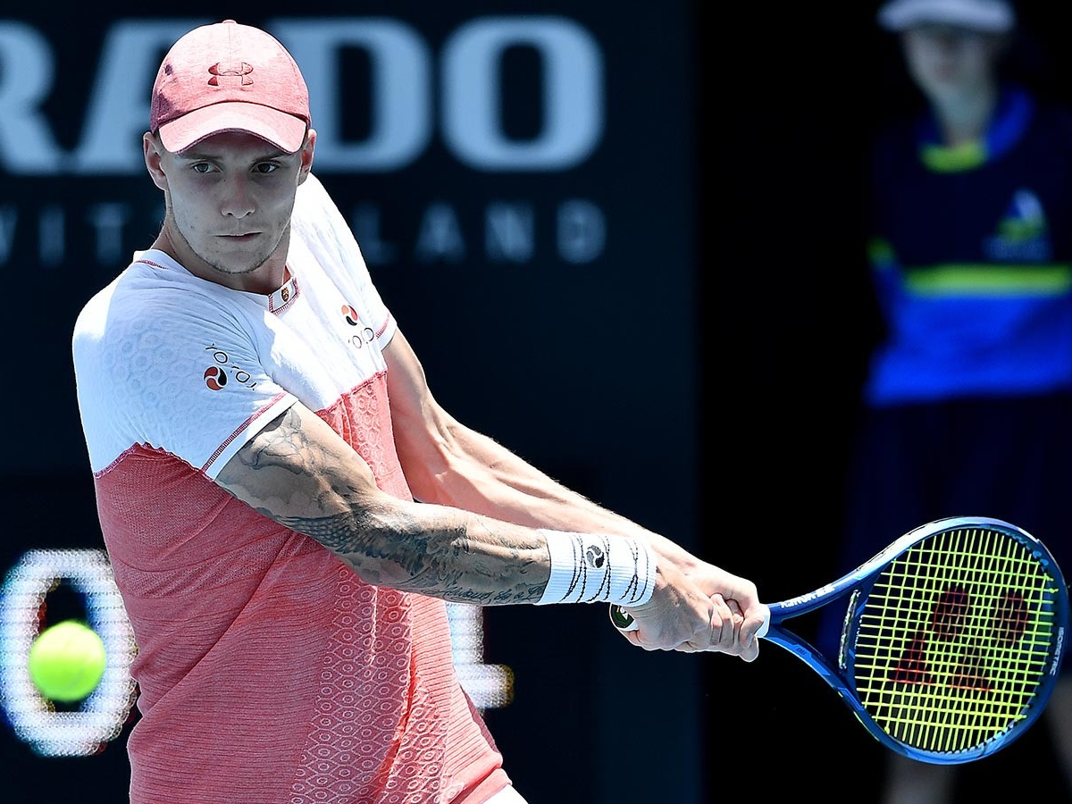 جۇپ قۇراعاندار جۇتىنىپ تۇر