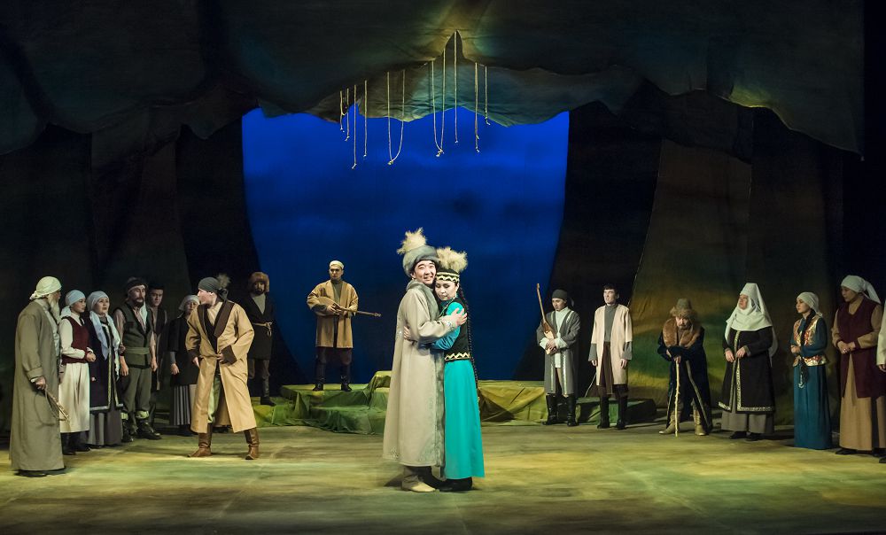 تەاتر سىنى ساحناعا سەرپىن بەرىپ وتىر ما؟